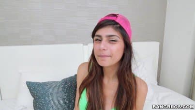 
charming Mia Khalifa one on one