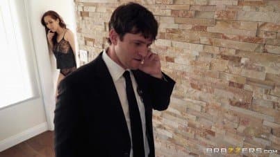 
boning her bodyguard