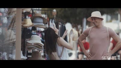 
i love to travel between your thighs...