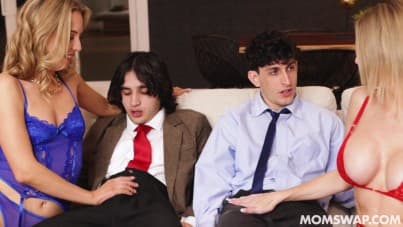 
moms can be hot chicks too