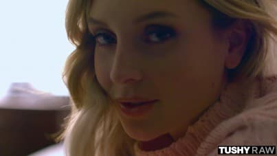 
anal whore lives up to her name