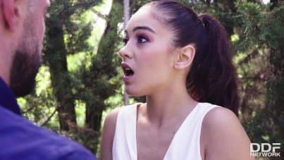 
outdoor blowjob by a very beautiful latina, 4K