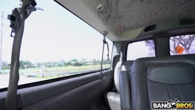 
no quarantine, Kira fucks strangers