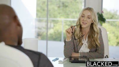 
girl gets real pleasure and squirting