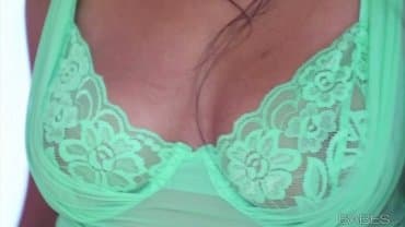 
Babes - Chloe James - Behind Green Eyes