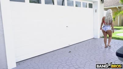 
curvy sister became interested in her stepbro's giant dick