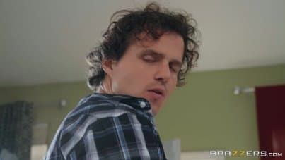 
mommy catches a vandal stepson