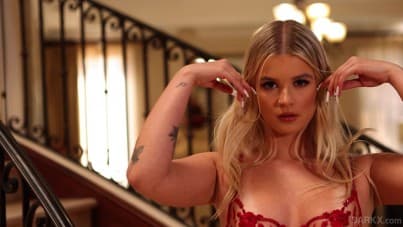 
she made a splashing impression