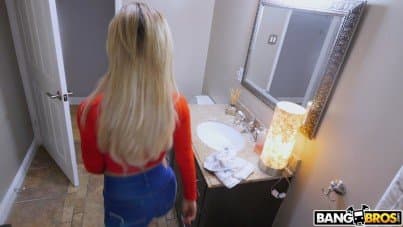 
hungry for sex Cherie Deville, POV