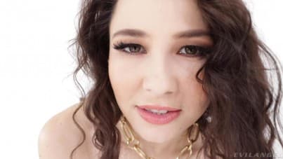 
she tingles when her ass is drilled