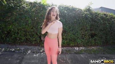 
just hand her the dick