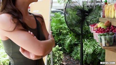 
just six dollars for her smoothie and you can start picking up