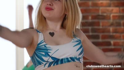 
gym floor crawling with pussy