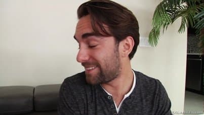 
mature mommy seduces young guy