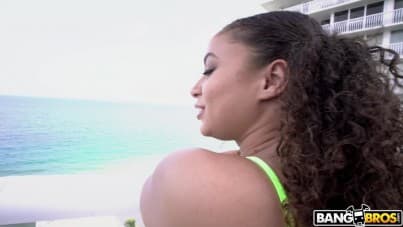 
kinky teen brags her juicy ass