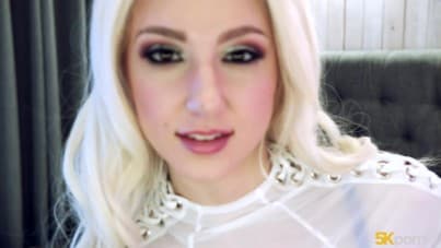 
Dylann Vox, 19 years old babe who loves creampies