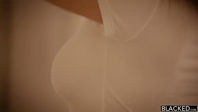 
white cutie tries black dick