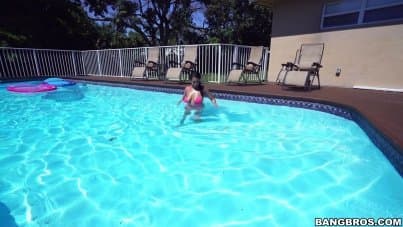 
wet black girl gets her ass fucked hard