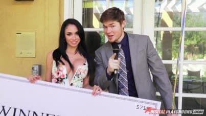 
super hot babe enjoys winning