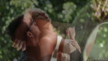 
Babes - Ivana Sugar - Tempting...