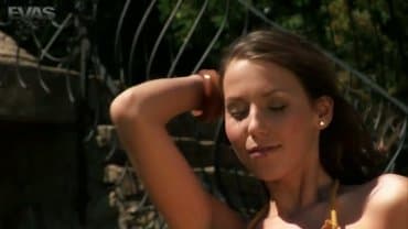 
Evas Garden - Lizzie: Playing In The Garden