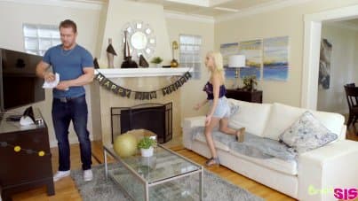 
i have never seen my stepsis' pussy before