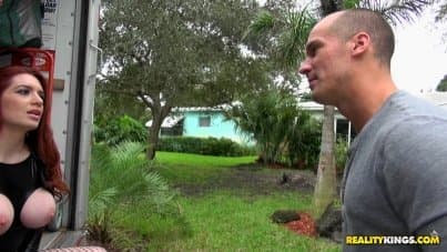 
milf in fishnet tights seduced casual passer