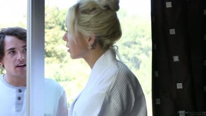 
i'm used to her hands