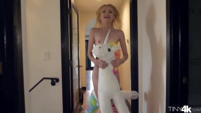 
playful pussy in pink socks gets cum inside