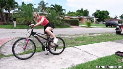 
pump up my wheels, fuck my pussy