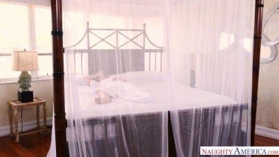 
rich babe bangs the plumber