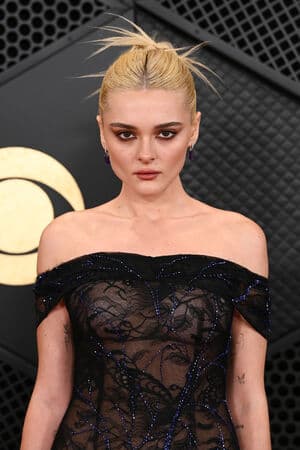 Click to view full size Charlotte Lawrence Nude OnlyFans Leaks 11 Photos