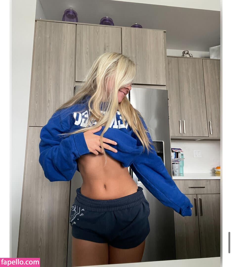 Click to view full size Courtney Kuhnel Nude Leaks 32 Photos