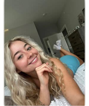 Click to view full size Courtney Kuhnel Nude Leaks 32 Photos