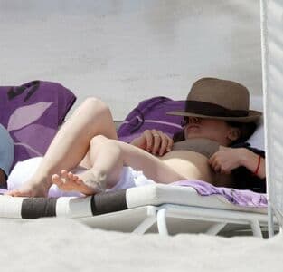 Click to view full size Eliza Dushku Nude Leaks 16 Photos