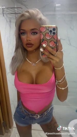 Click to view full size Jessica Brassington Nude Leaks 5 Photos