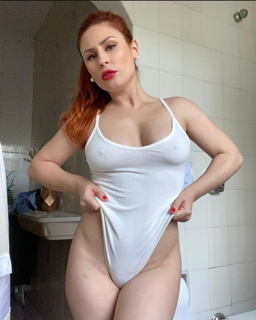 Click to view full size Emme White, Milf Ruiva Maravilhosa Toda Gostosa #Ruiva #Milf #Linda #PutaGostosa