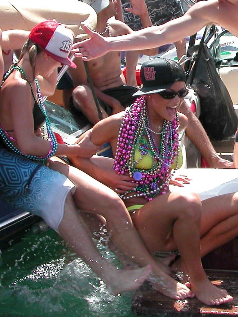 Click to view full size Unknown Hottie, Lake Havasu Memorial Day Weekend 2003 Pt. 2