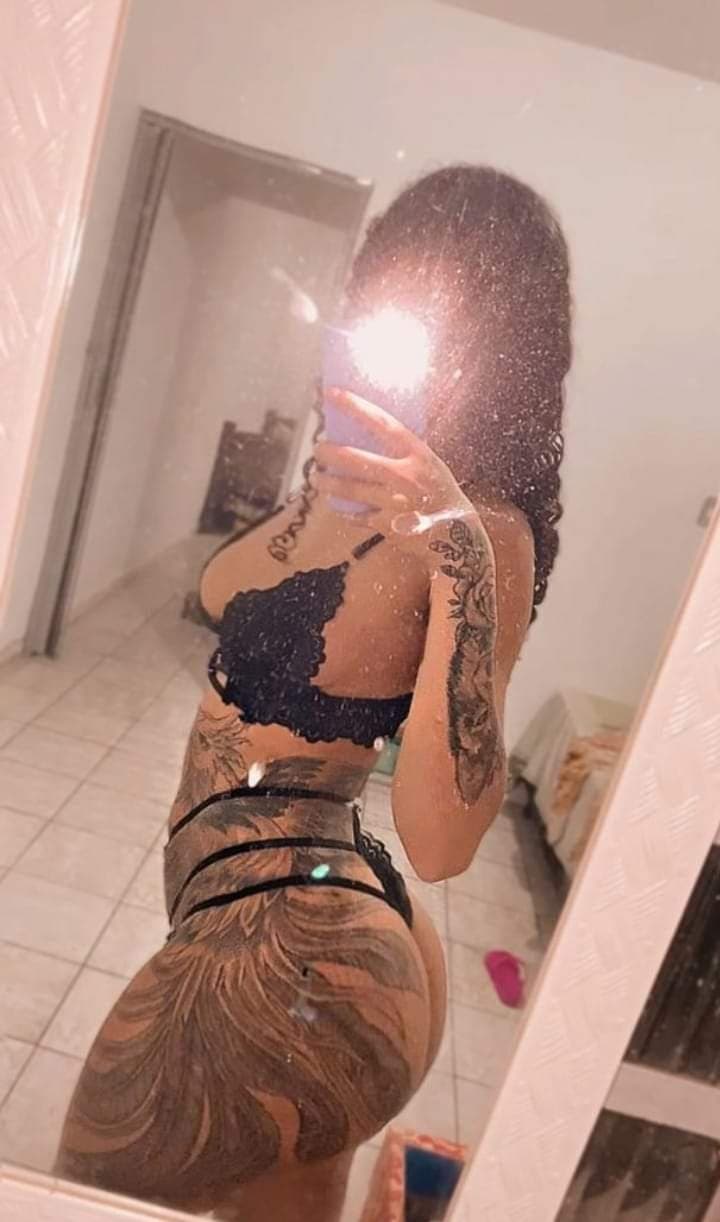 Click to view full size Vitória Santos