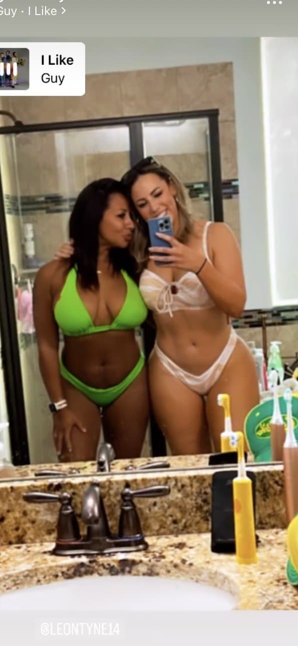 Click to view full size Texas TikTok milf Robyn fields