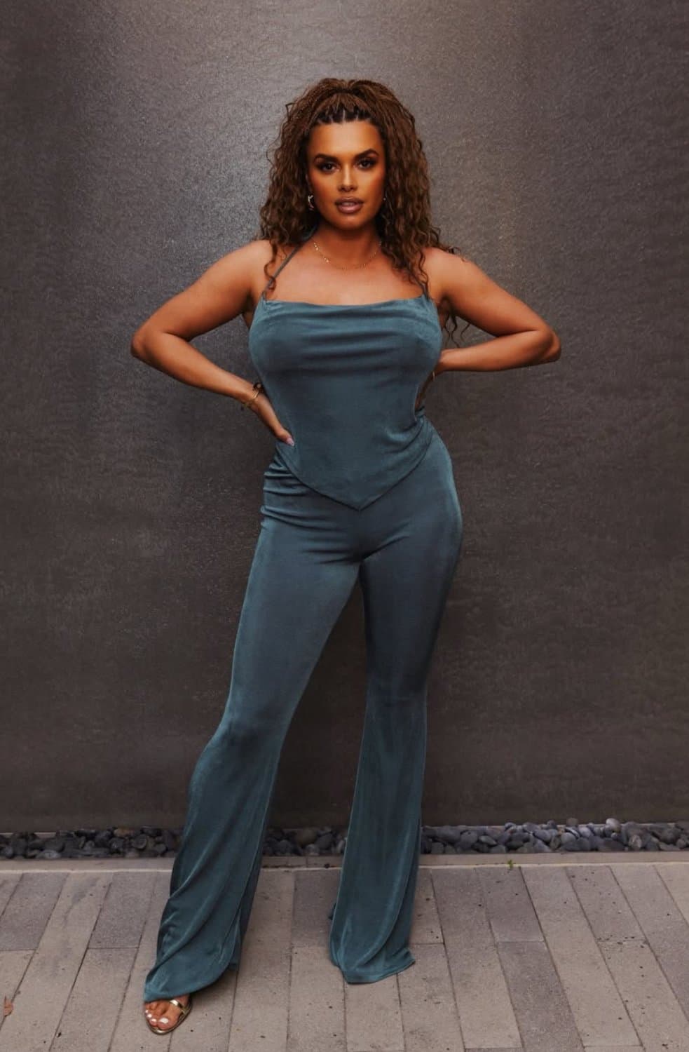 Click to view full size No wonder Joy Taylor got passed around by people at Fox. Milf nigga dresses like a fucking whore