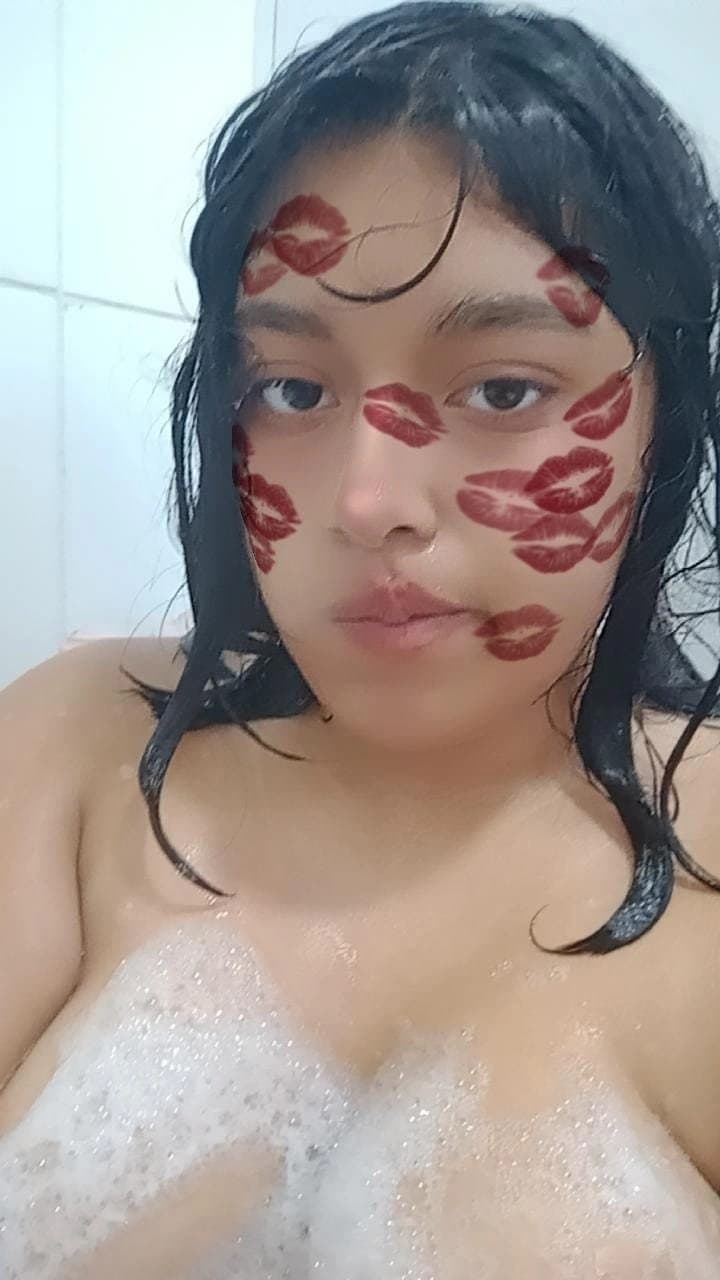 Click to view full size Between my tits I can masturbate you while I suck your cock ?❤️?