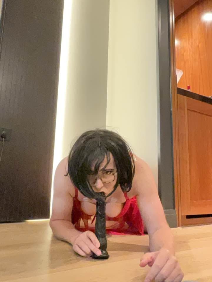 Click to view full size Typical white sissy faggot desperate for male attention