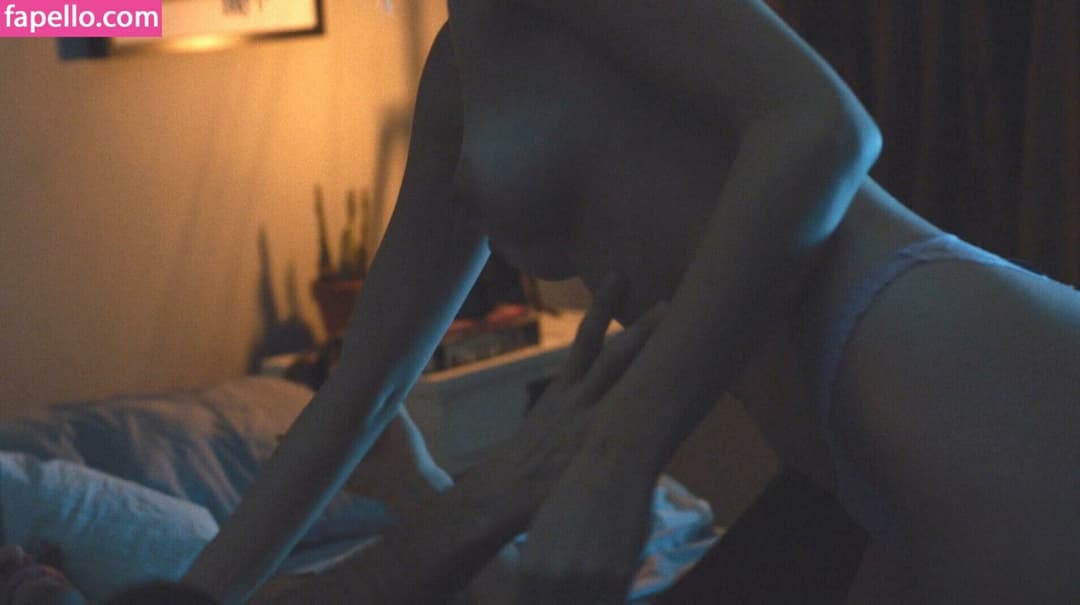 Click to view full size Maia Mitchell So Fucking Sexy with those Petite Suckable Tits & Hot Ass Great Edging material ??