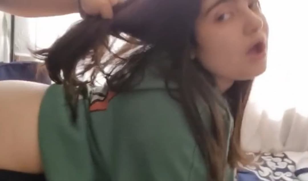 Click to view full size Cogiendo a culona tetona de 22 años