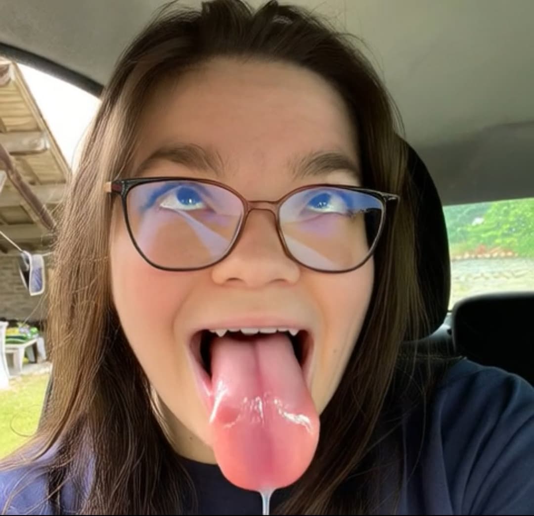 Click to view full size Lyzon Buro grosse putain à baiser de force