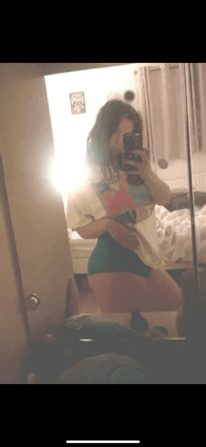 Click to view full size Snap slut Rose showing what a good fuck toy she can be