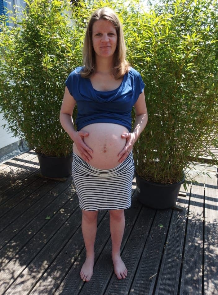 Click to view full size Stefanie Lenz, skiny housewife from Germany