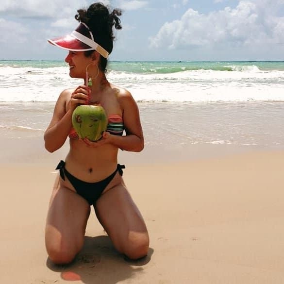 Click to view full size Minha nova deusa dona de casa já mim fez gozar muito