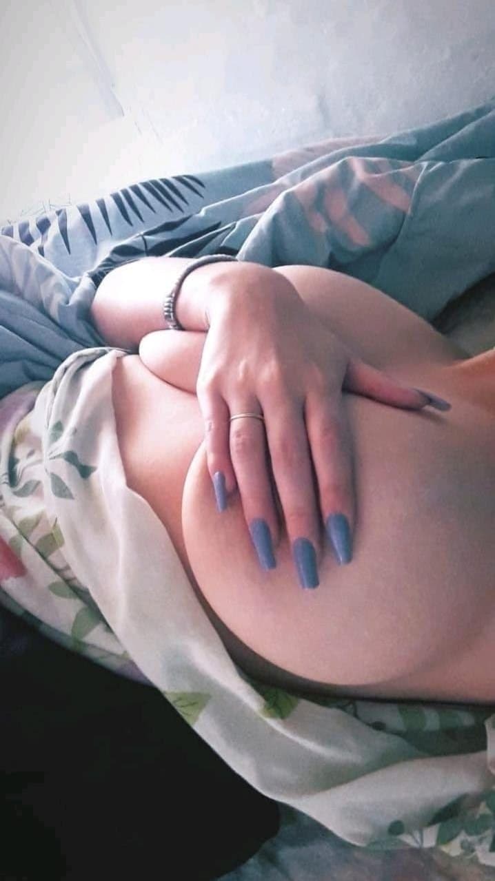 Click to view full size Sexy slut gigantic ass big tits - part 2